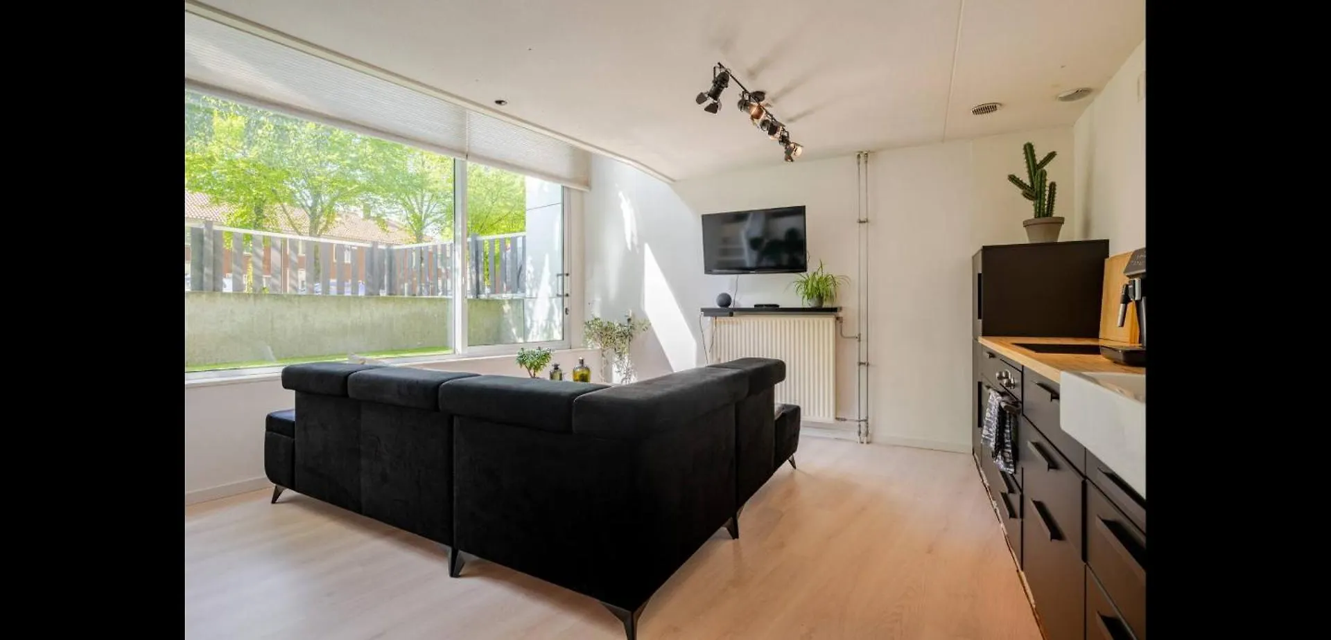 Private 3 Bedroom Apartment - Homestay Properties Амстердам